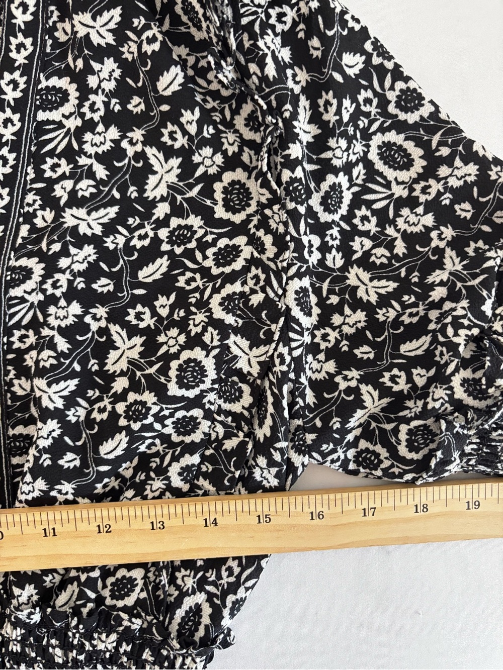 Max Studio Black White Floral Smocked Waist Maxi Dress NWT Size M - Picture 12 of 16